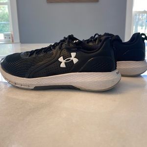 Men’s Under Amour Charged Running Shoe Size 8.5